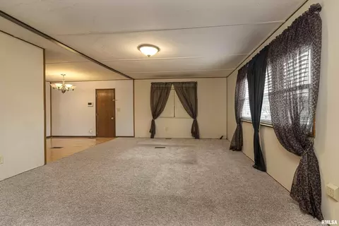 210 Red Row, Marion, IL 62959 photo 6