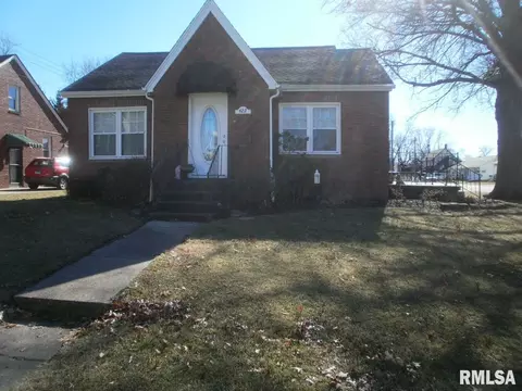422 W Wells St, Geneseo, IL 61254