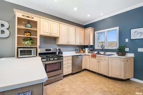 2307 19th Ave, Moline, IL 61265 photo 9