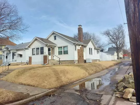 2610 4th St, Moline, IL 61265 photo 1