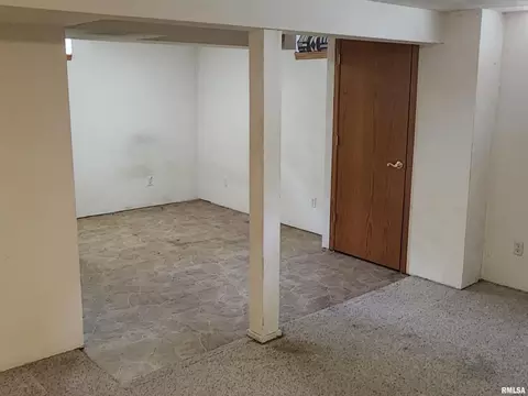 1181 34th St, Moline, IL 61265 photo 11