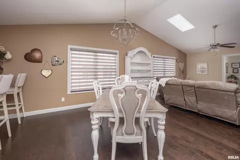 7319 35th Ave, Moline, IL 61265 photo 9