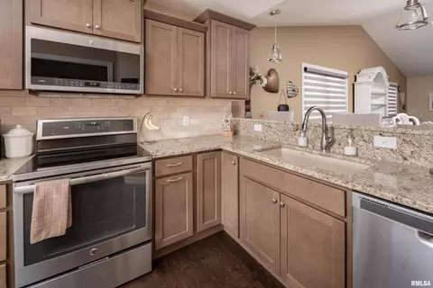 7319 35th Ave, Moline, IL 61265 photo 5