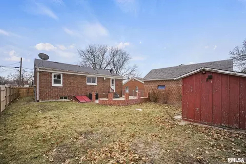 409 10th Ave, Silvis, IL 61282 photo 4