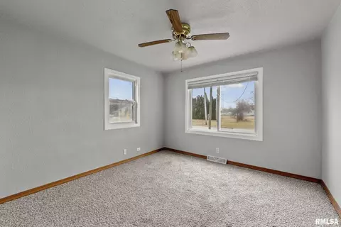 409 10th Ave, Silvis, IL 61282 photo 14