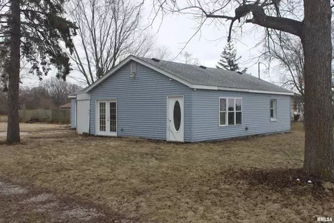 407 Jackson St, Hillsdale, IL 61257