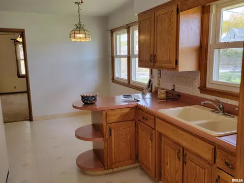 904 19th Ave, Moline, IL 61265 photo 8