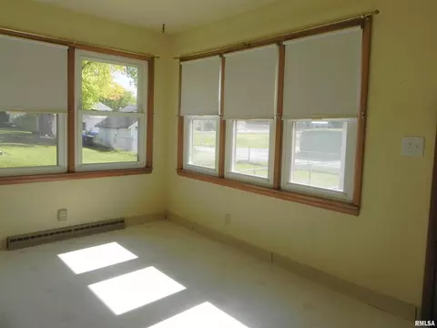 904 19th Ave, Moline, IL 61265 photo 5