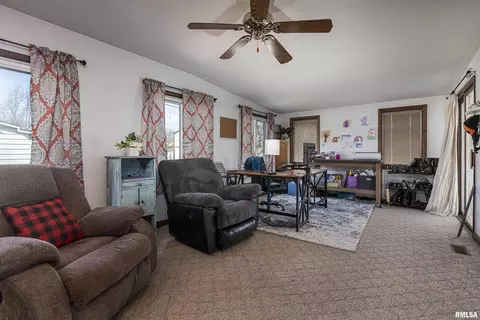 802 Carter St, Marion, IL 62959 photo 8