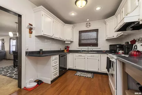 802 Carter St, Marion, IL 62959 photo 10