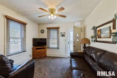 1801 32nd St, Moline, IL 61265 photo 7