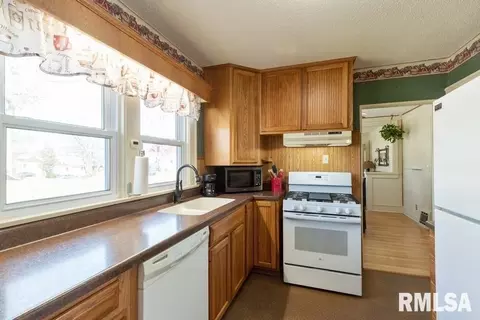 1801 32nd St, Moline, IL 61265 photo 12