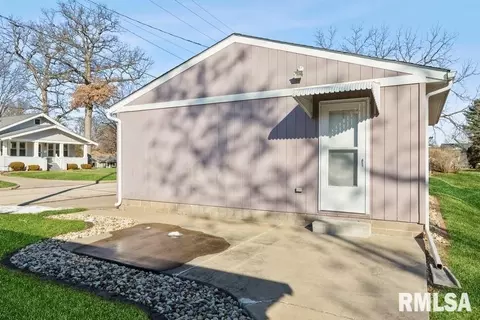 1801 32nd St, Moline, IL 61265 photo 6