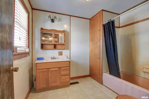 19270 Fellows Rd, Morrison, IL 61270 photo 6