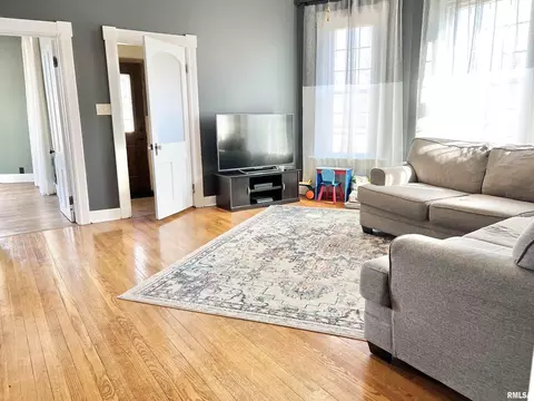 257 E Flagg St, Walcott, IA 52773 photo 5