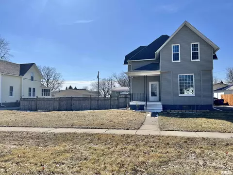 257 E Flagg St, Walcott, IA 52773 photo 2