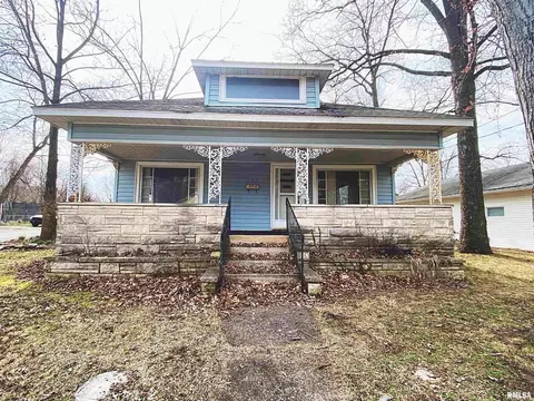 706 E Washington St, Christopher, IL 62822