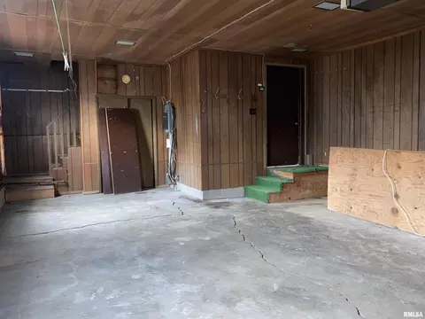 706 E Washington St, Christopher, IL 62822 photo 13