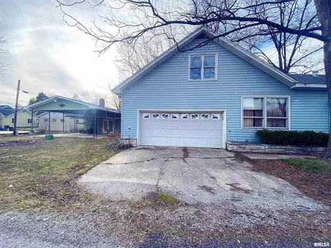 706 E Washington St, Christopher, IL 62822 photo 3