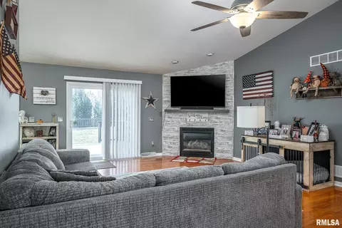 4964 Evergreen Ct, Thomson, IL 61285 photo 13