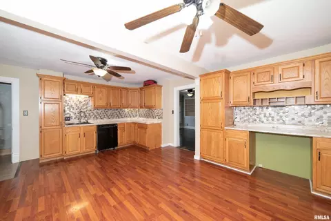 1703 10th St, Moline, IL 61265 photo 12