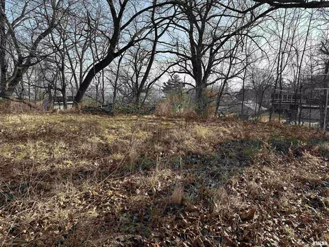 233 7th St, Silvis, IL 61282 photo 11
