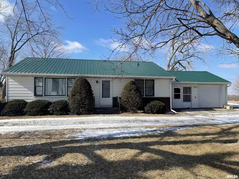1268 390th Ave, Bryant, IA 52727
