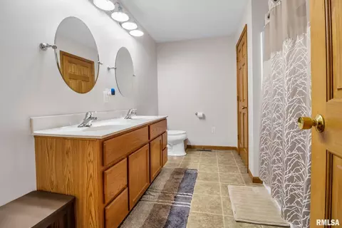 545 Sadler Rd, Anna, IL 62906 photo 8