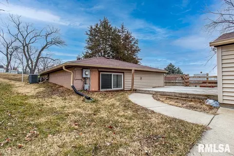 207 5th St, Silvis, IL 61282 photo 2