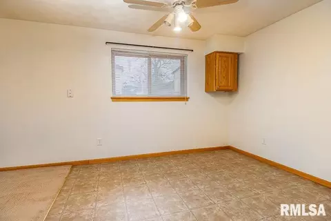 207 5th St, Silvis, IL 61282 photo 7