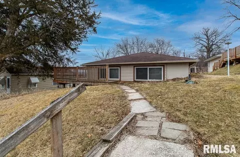 207 5th St, Silvis, IL 61282 photo 1