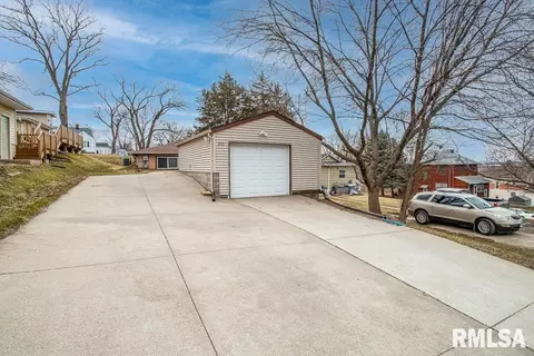 207 5th St, Silvis, IL 61282 photo 16