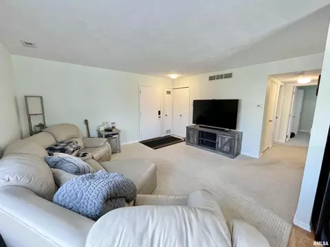1816 53rd St, Moline, IL 61265 photo 3