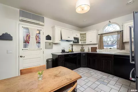 607 N Orange St, Morrison, IL 61270 photo 4