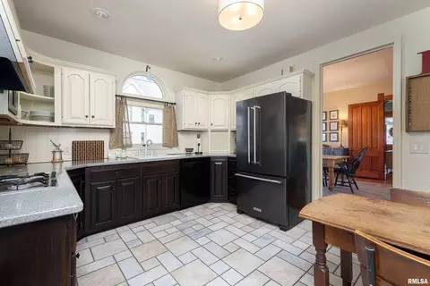 607 N Orange St, Morrison, IL 61270 photo 3