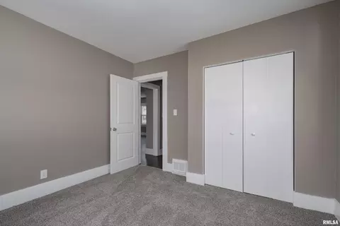 2128 3rd St, Moline, IL 61265 photo 14