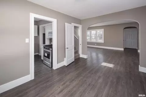 2128 3rd St, Moline, IL 61265 photo 9
