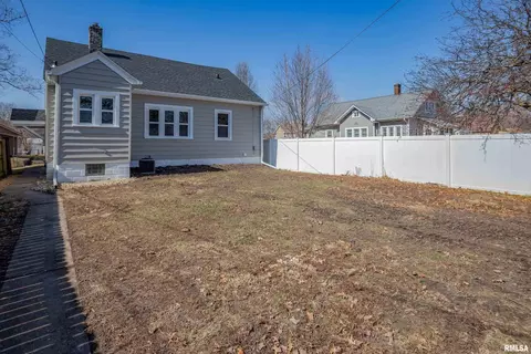 2128 3rd St, Moline, IL 61265 photo 28