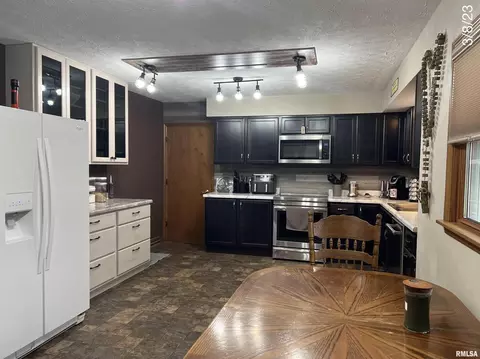 320 Oak St, Andover, IL 61233 photo 4