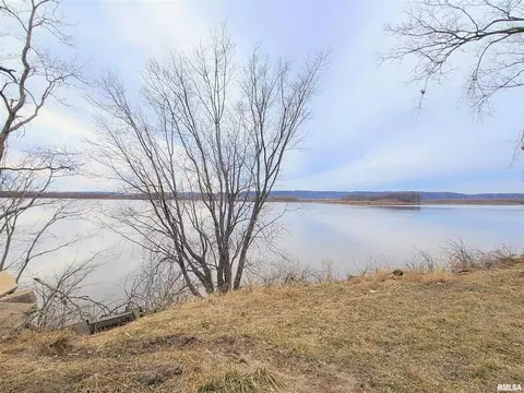 3244 Tammy Ln, Thomson, IL 61285