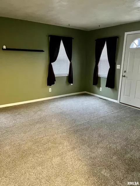201 Exchange St, Atkinson, IL 61235 photo 3