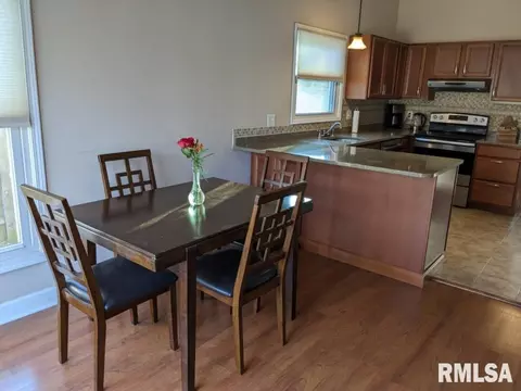 104 Westbrook Dr, Springfield, IL 62702 photo 6