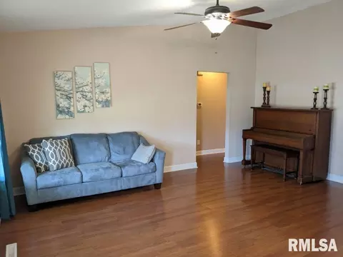 104 Westbrook Dr, Springfield, IL 62702 photo 4