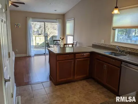 104 Westbrook Dr, Springfield, IL 62702 photo 7