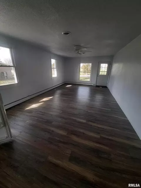 304 E Alexander St, Energy, IL 62933 photo 5