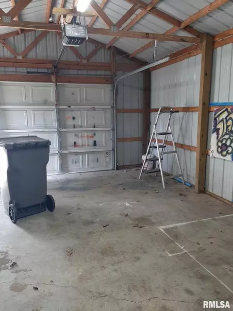 304 E Alexander St, Energy, IL 62933 photo 4
