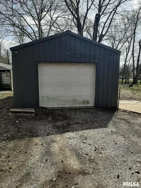 304 E Alexander St, Energy, IL 62933 photo 2