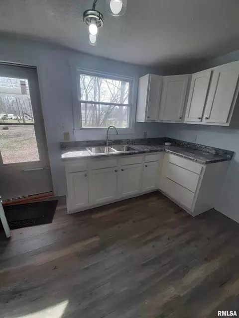 304 E Alexander St, Energy, IL 62933 photo 7