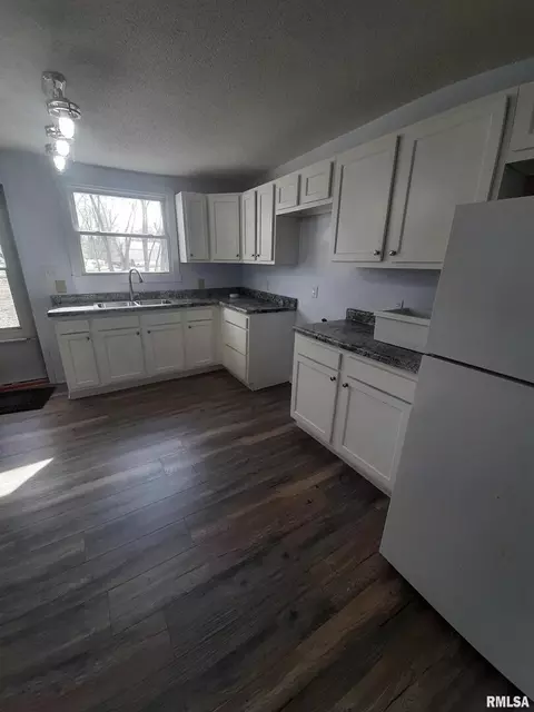 304 E Alexander St, Energy, IL 62933 photo 6