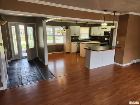 3442 50th St, Moline, IL 61265 photo 5